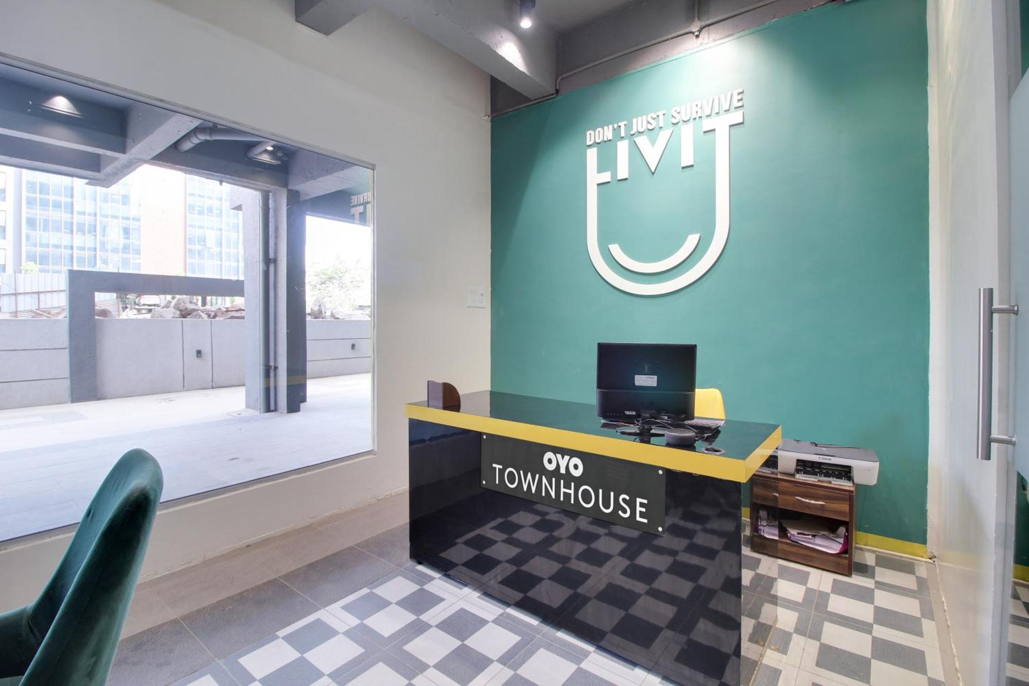Super Oyo Townhouse 1237 Balewadi 호텔 Méribel Village 외부 사진
