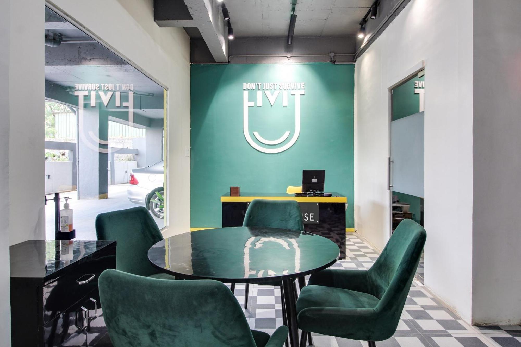 Super Oyo Townhouse 1237 Balewadi 호텔 Méribel Village 외부 사진