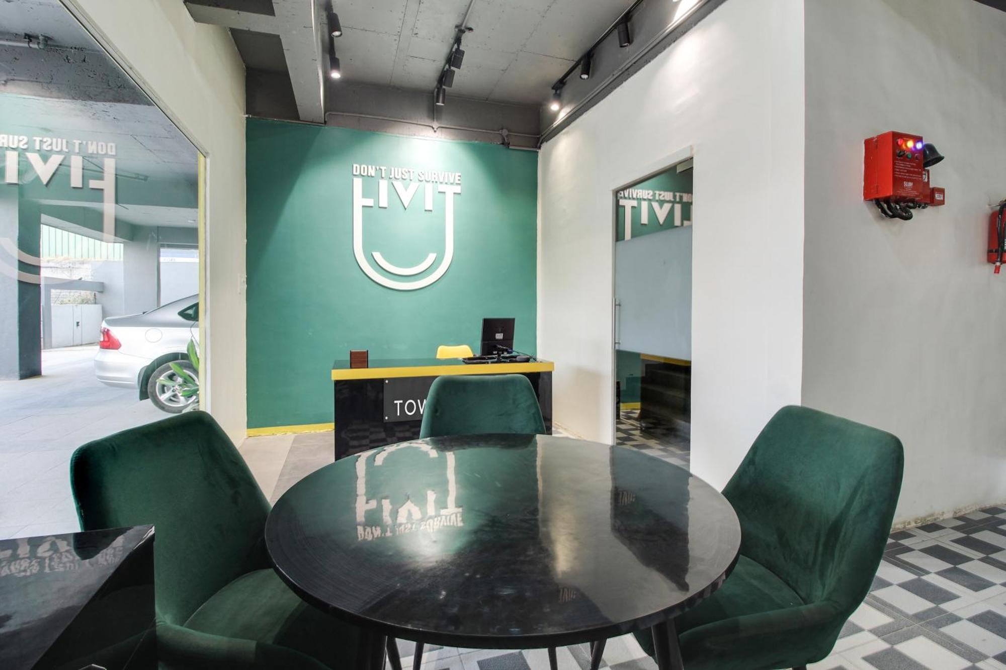 Super Oyo Townhouse 1237 Balewadi 호텔 Méribel Village 외부 사진